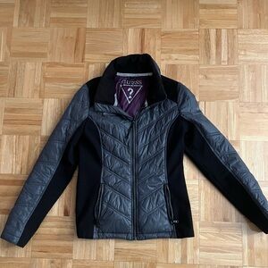 Guess women’s short puffer sport jacket 🤍🩶🩶